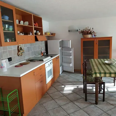 For 4 With Garden & Barbeque Apartmán *